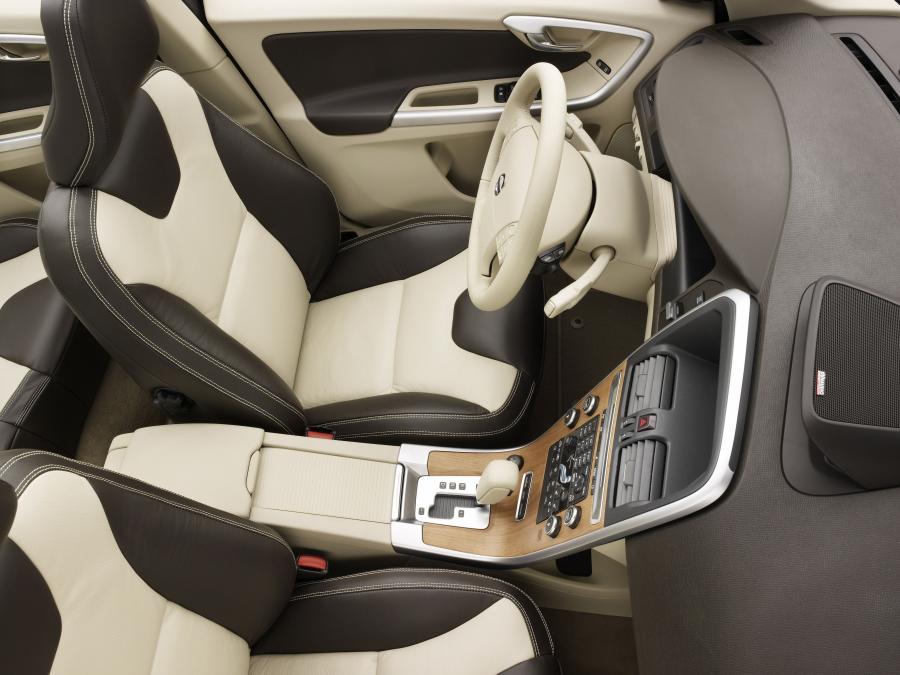  Volvo XC60 2008 года  (фото 49 из 210)